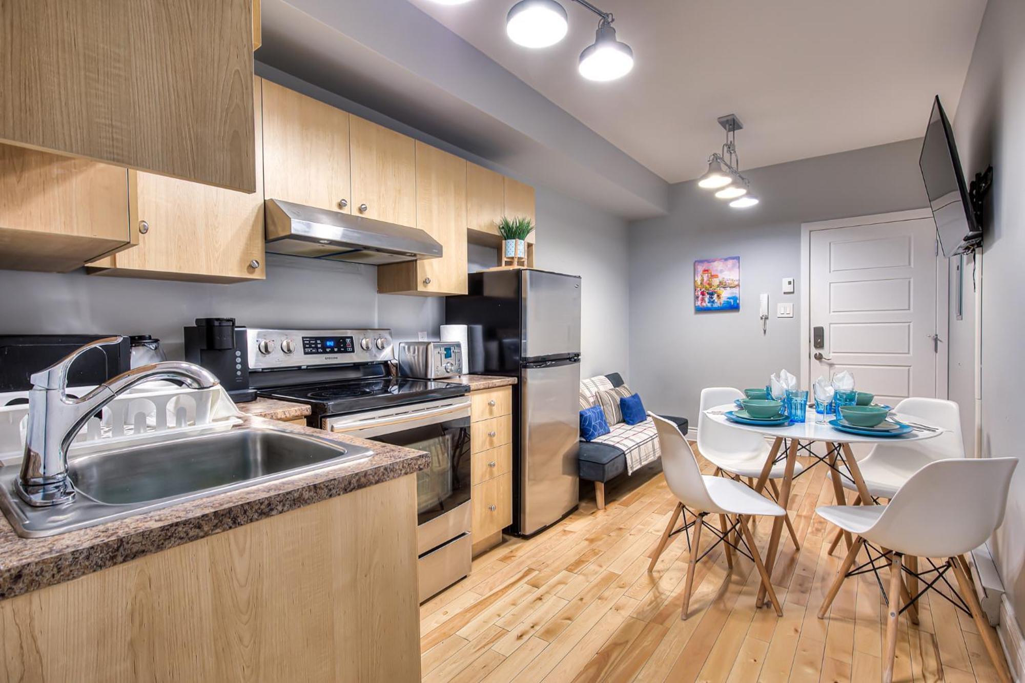 Premier Destination For Big Groups Mtl Vacation And Nightlife