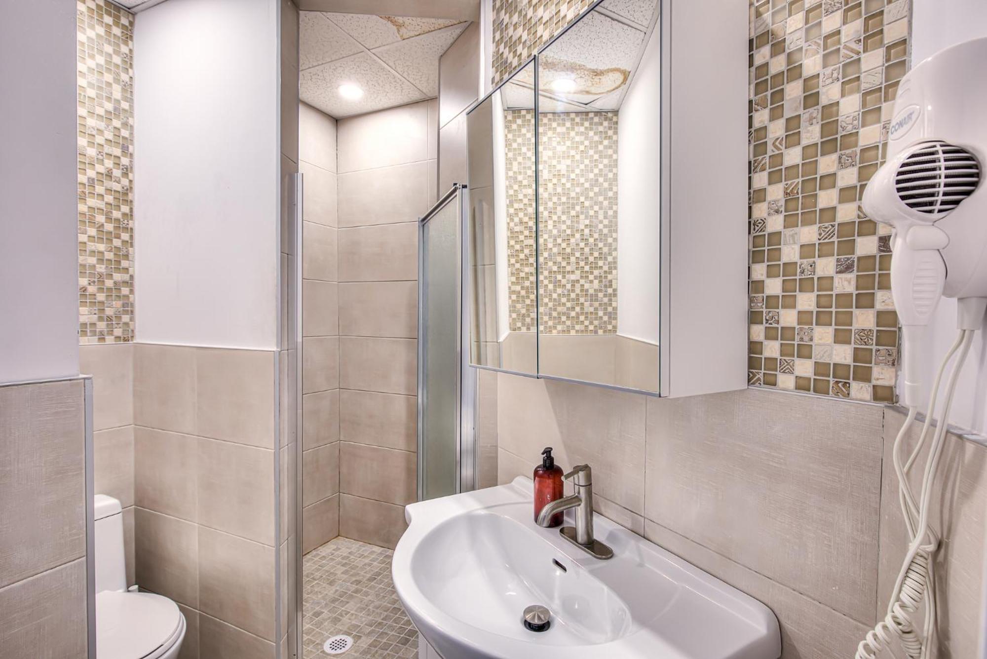 Apartment Premier Destination For Big Groups Mtl Vacation And Nightlife Montreal