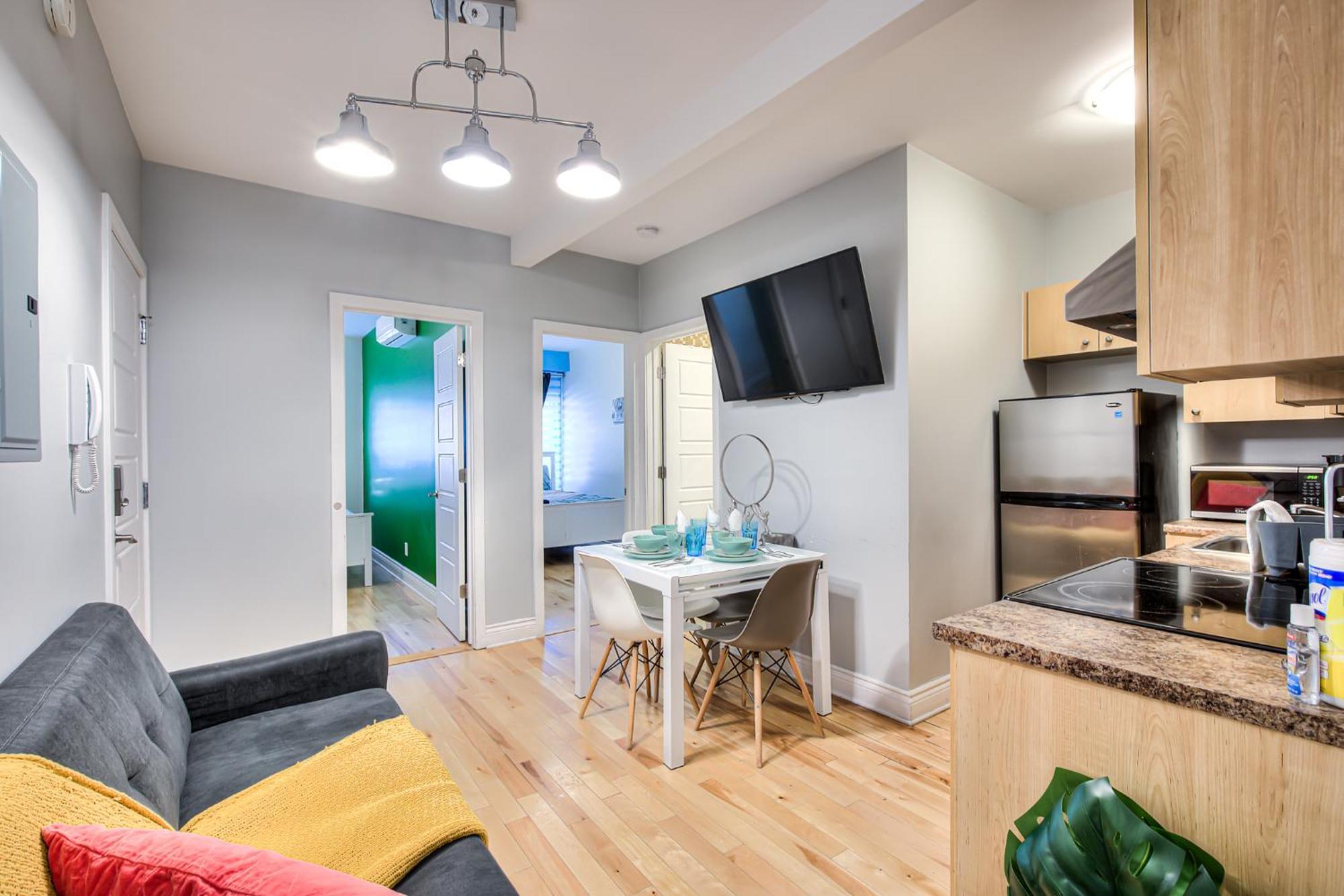 Apartment Premier Destination For Big Groups Mtl Vacation And Nightlife *