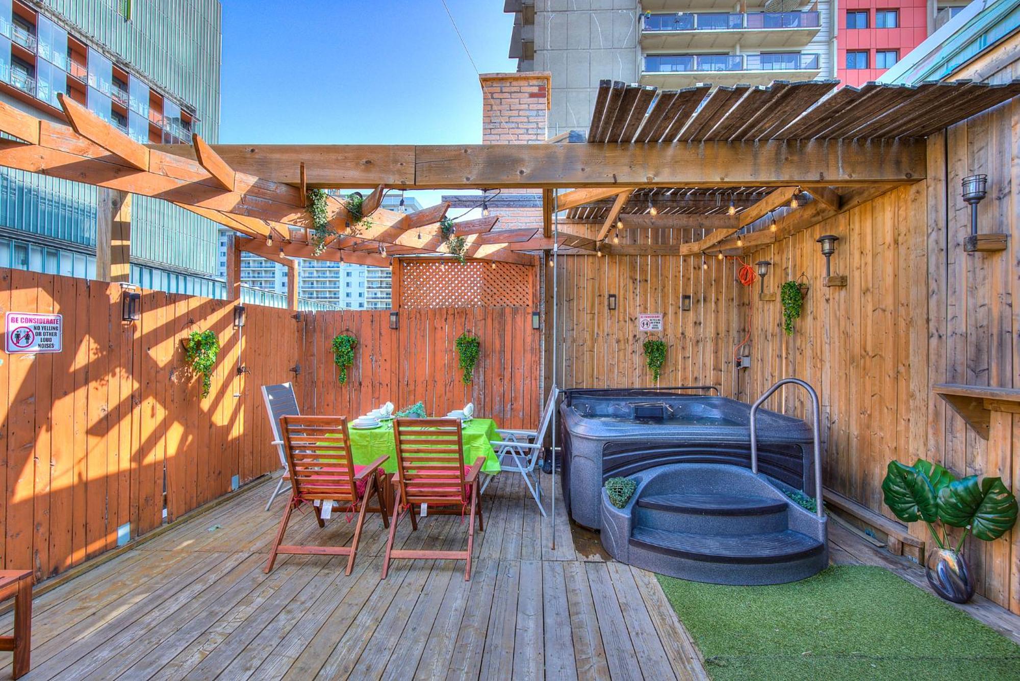 Apartment Premier Destination For Big Groups Mtl Vacation And Nightlife Montreal
