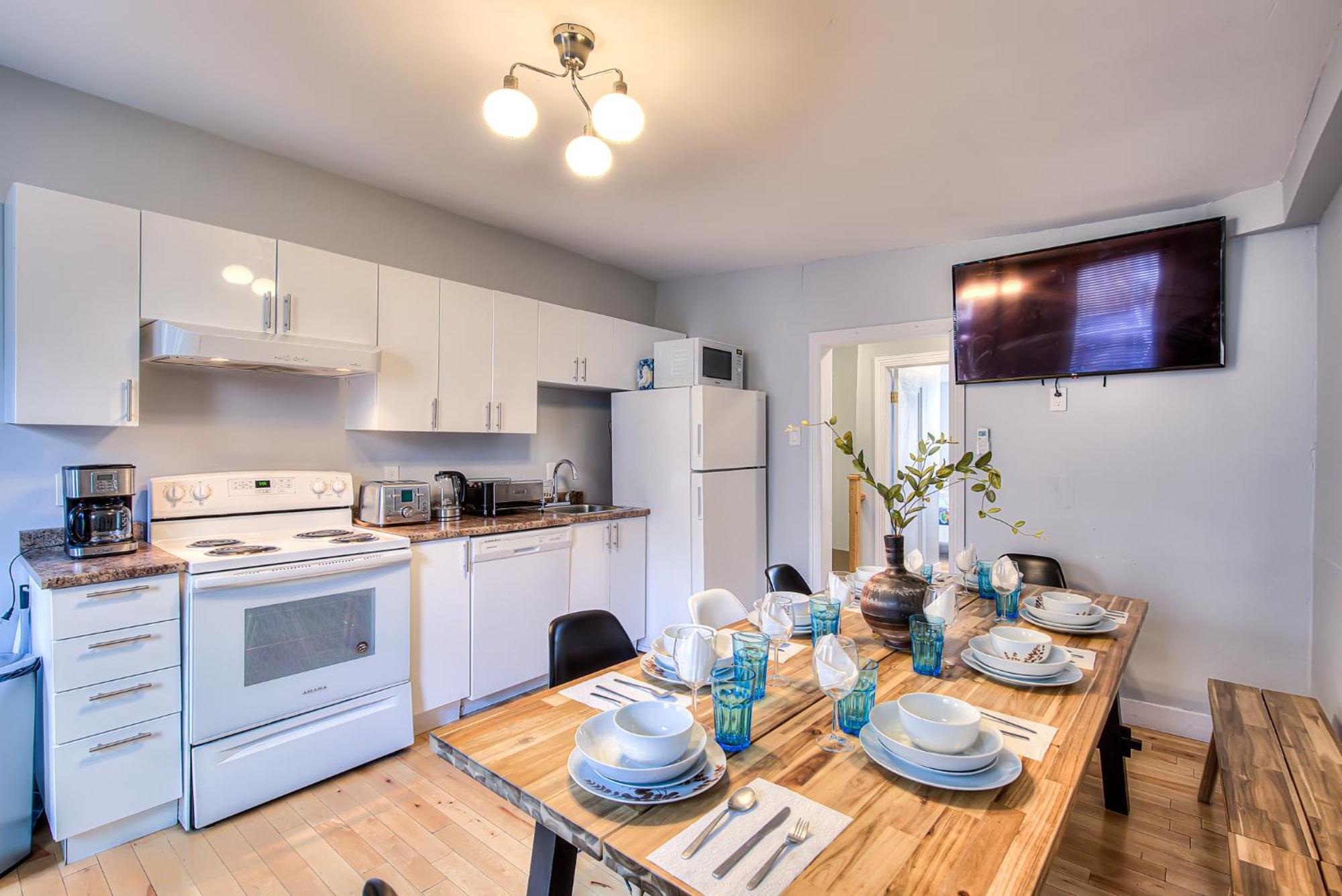 Apartment Premier Destination For Big Groups Mtl Vacation And Nightlife